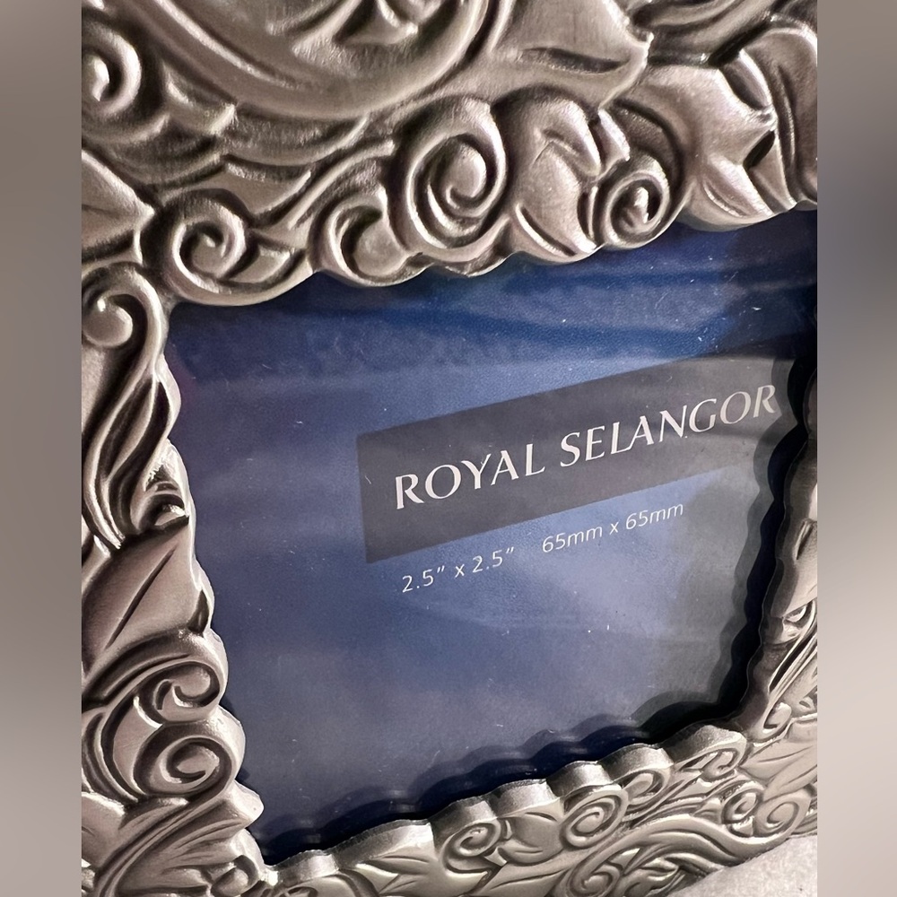 Royal Selangor pewter Picture Frame - Picture 4 of 8